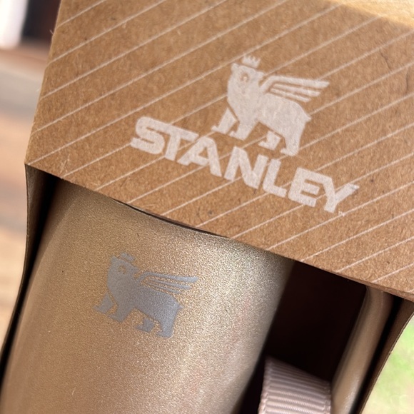 Stanley Ornament/Holder Keychain - Picture 3 of 5